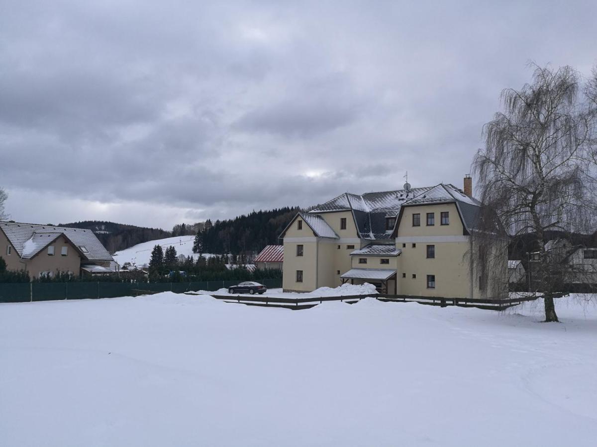 Apartman Mocca Kasperske Hory Exteriör bild